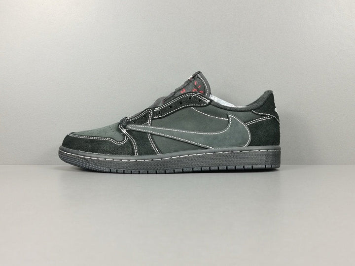 Jordan 1 Retro Low OG SP
Travis Scott Black Phantom