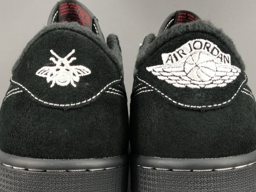 Jordan 1 Retro Low OG SP
Travis Scott Black Phantom