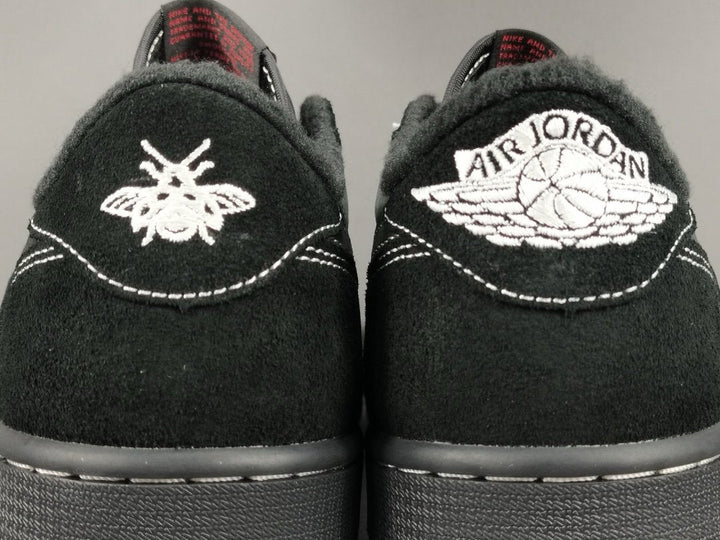 Jordan 1 Retro Low OG SP
Travis Scott Black Phantom