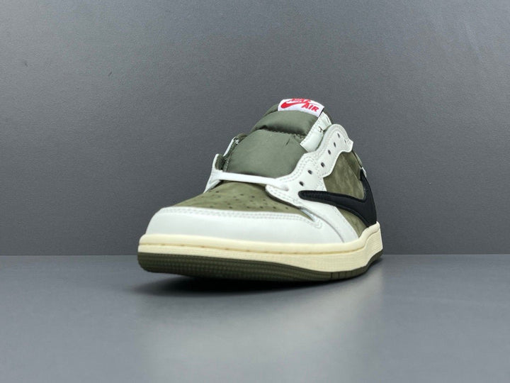 Jordan 1 Retro Low OG SP
Travis Scott Medium Olive