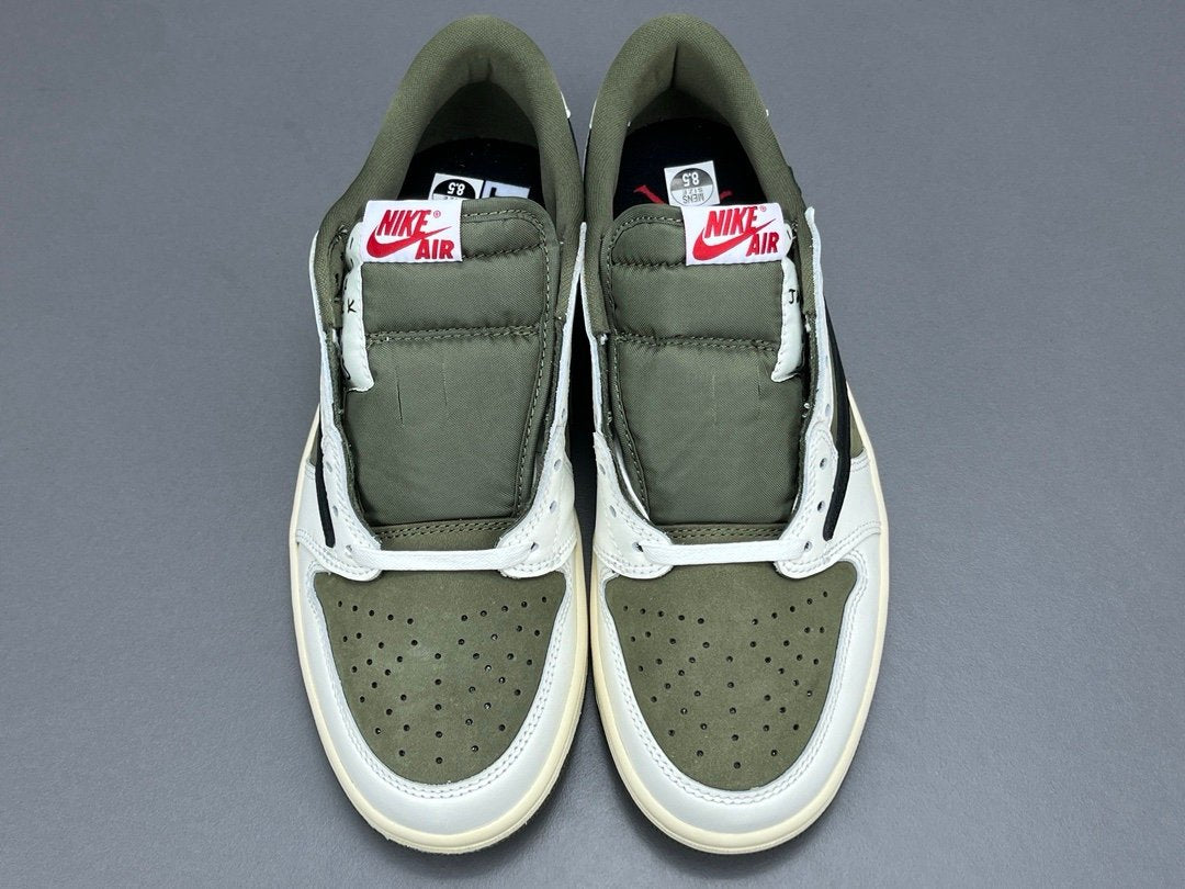 Jordan 1 Retro Low OG SP
Travis Scott Medium Olive