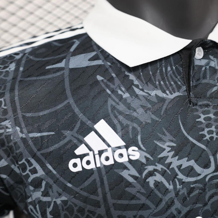 Real Madrid "Dragón Negro" Limited Jersey
